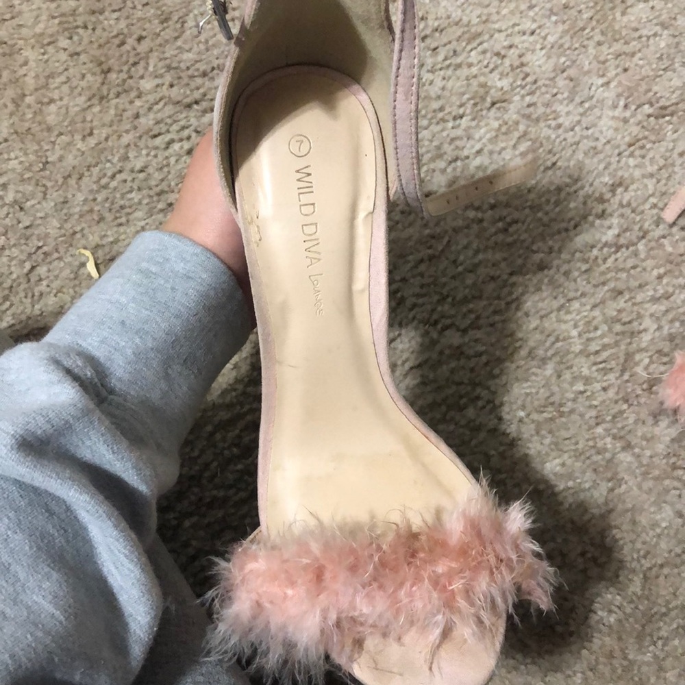 Pink fluffy heels - Picture 3 of 3